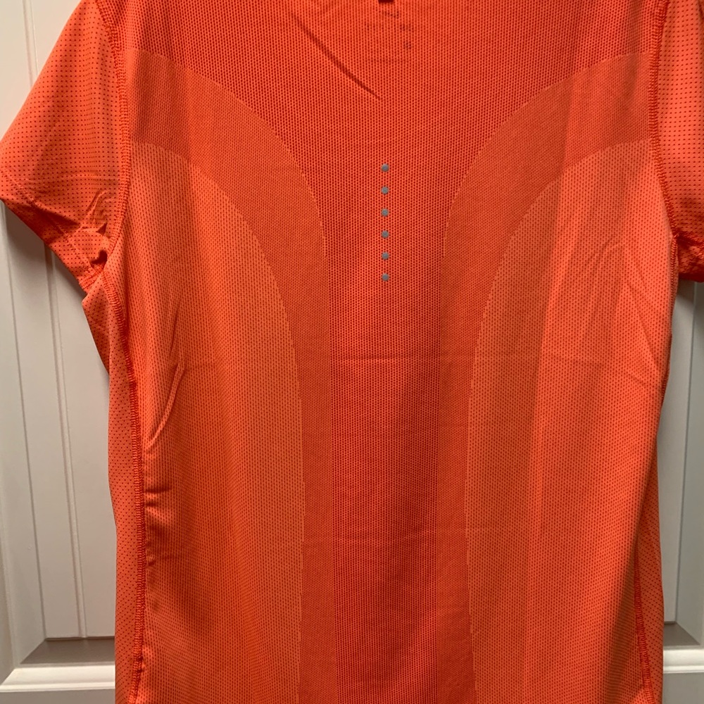 Nike running shirt - Picture 3 of 3